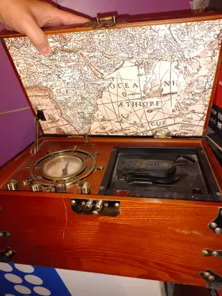 Baúl de madera con cerradura