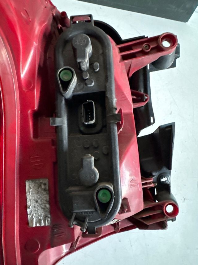 Piloto trasero derecho peugeot 5008 96726666680