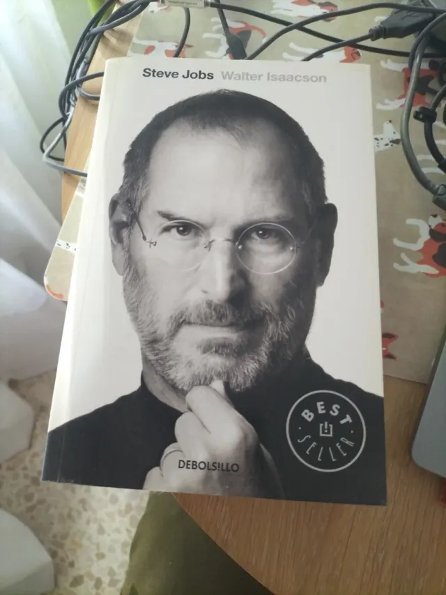 Steve Jobs / Steve Jobs: A Biography (Spanish E...
