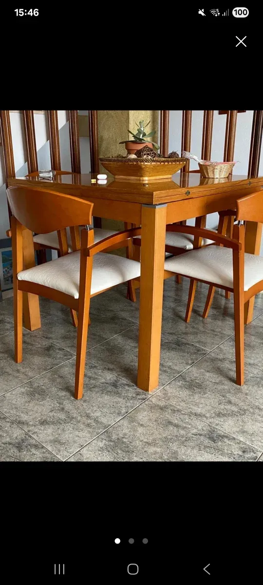 Mesa de comedor de madera