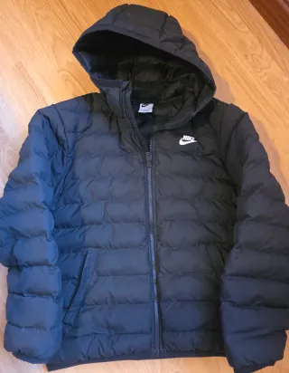 Chaqueta Nike Negra con Capucha