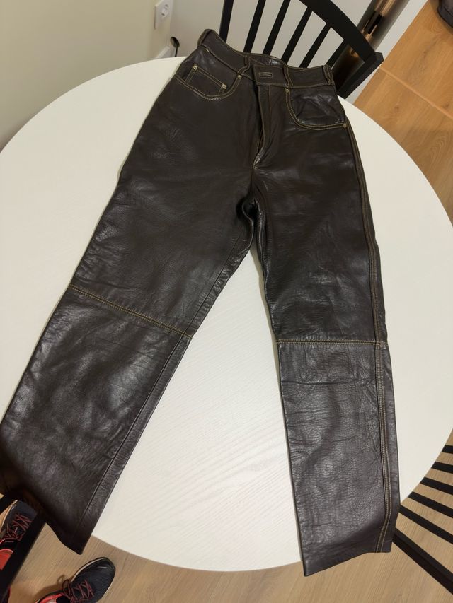 Pantalón de cuero mujer
