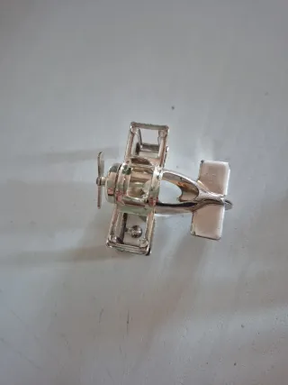 Set 4 soprammobili: aereo, globo, scopa, melograno