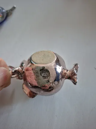 Set 4 soprammobili: aereo, globo, scopa, melograno