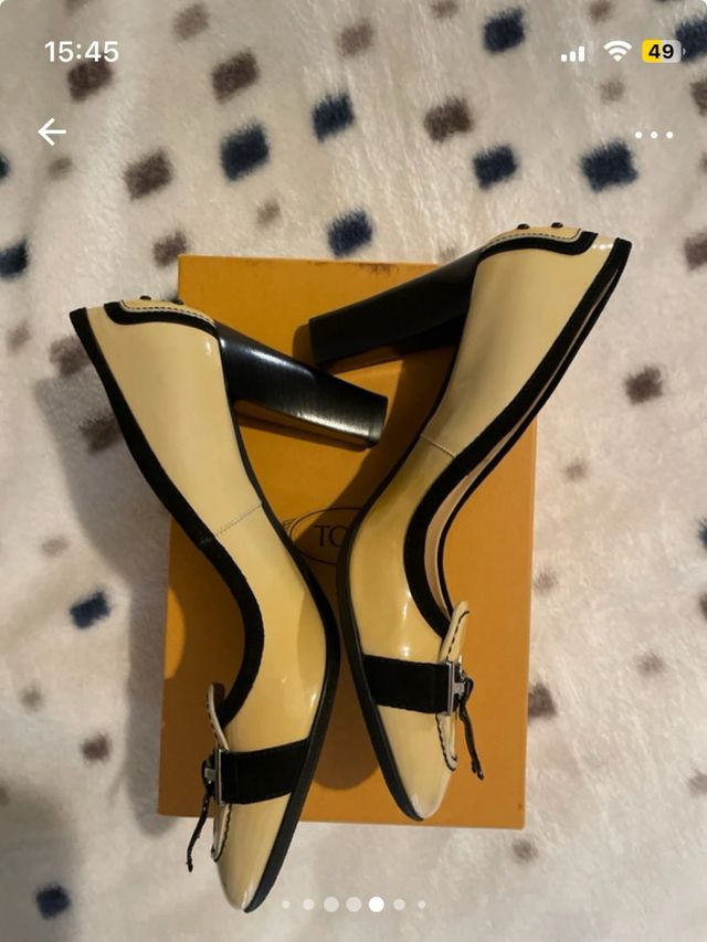 Zapatos de tacón Tod's amarillos y negros