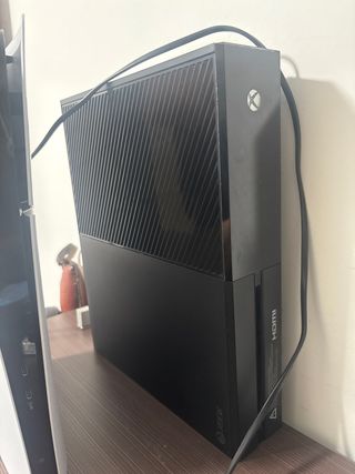 Xbox One Negra con Mando