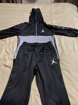 Chándal Jordan Negro y Gris talla 12-13
