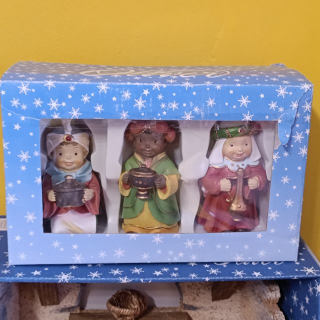 Figuras de Pesebre marca Oliver. Estilo Naif