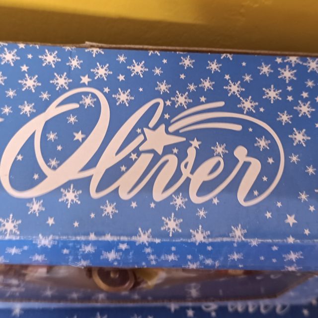 Figuras de Pesebre marca Oliver. Estilo Naif