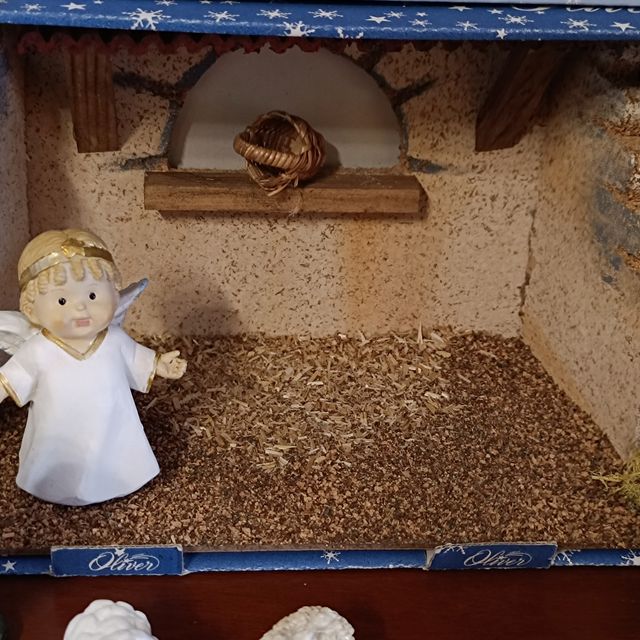 Figuras de Pesebre marca Oliver. Estilo Naif