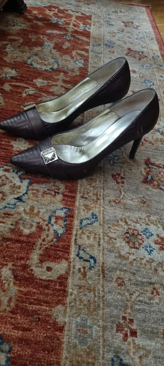 Zapatos de tacón marrones