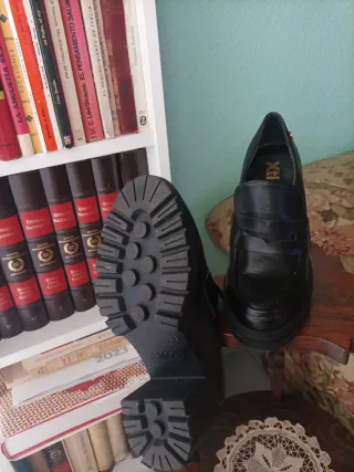 Mocasín tacón XTI negro