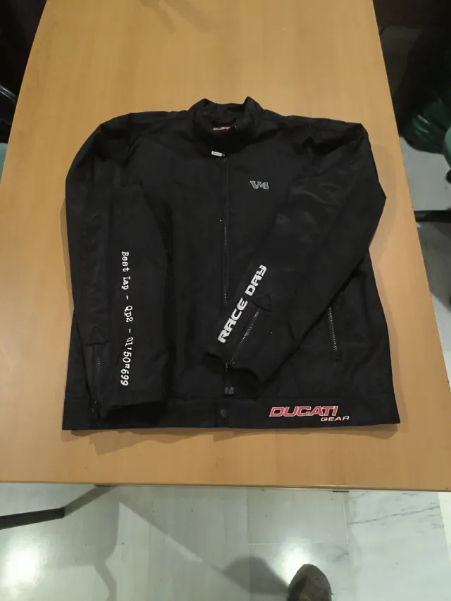 Chaqueta Ducati V4 Race Day