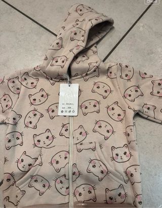 Tuta bimba con stampa gattini