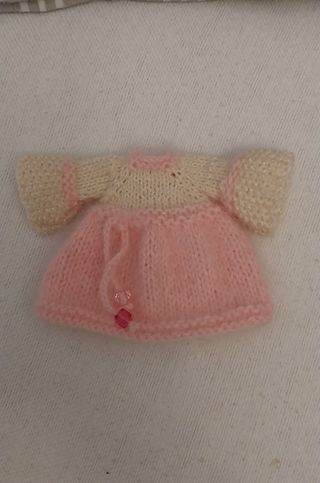 Oufit muñeca miniamigas de Paola Reina.