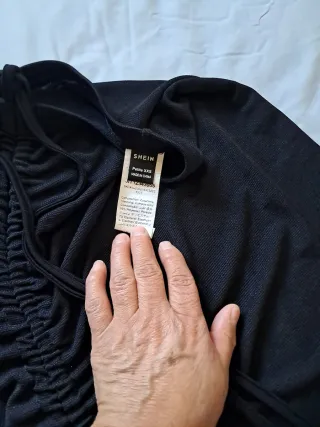 Falda larga SHEIN negra con abertura