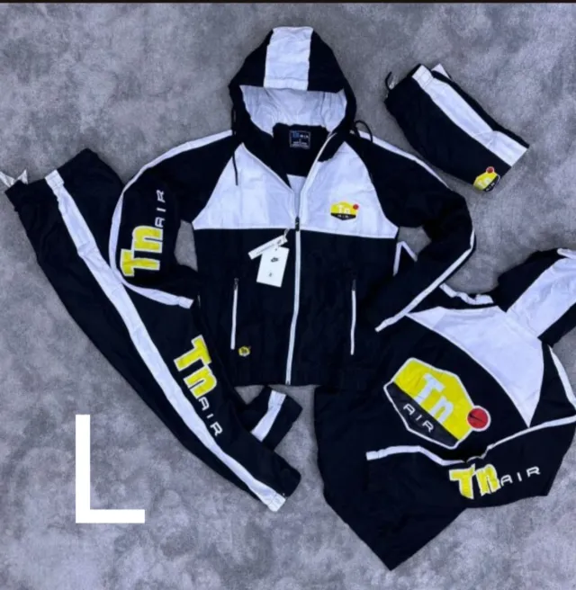 Conjunto deportivo Nike Talla L