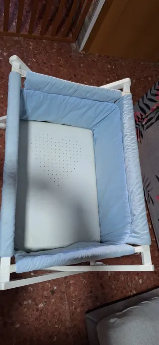 Minicuna bebé con estampado de robots