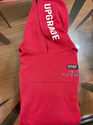 Sudadera Roja Kiabi Talla M