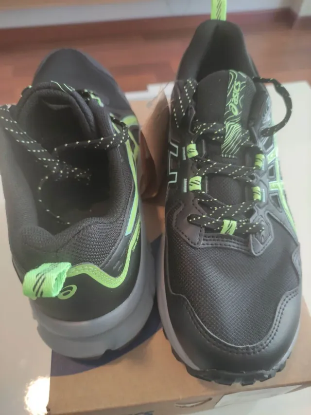 Asics Trail Scout Talla 40.5 Nuevas