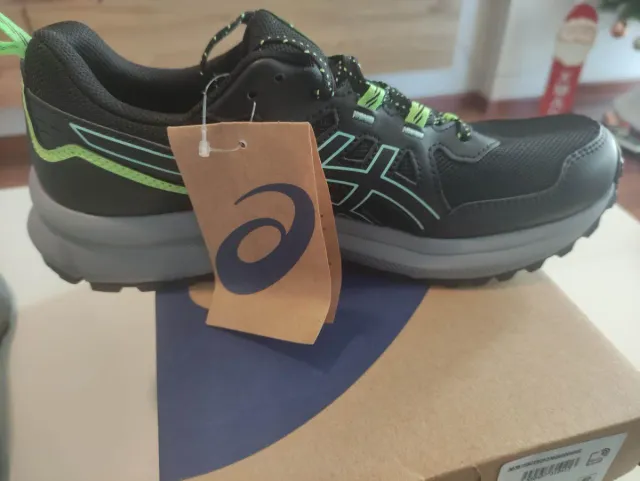 Asics Trail Scout Talla 40.5 Nuevas