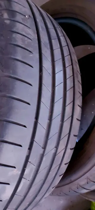 Neumático 225/50 R18 99W