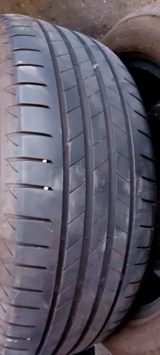 Neumático 225/50 R18 99W