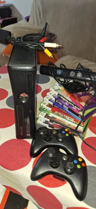 Xbox 360 con Kinect y juegos