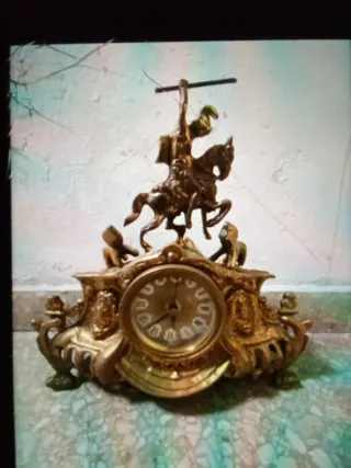 Reloj de sobremesa de bronce