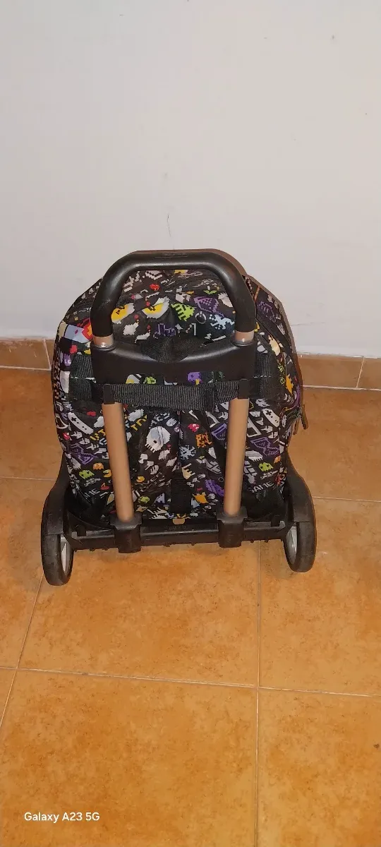 Mochila con ruedas temática videojuegos