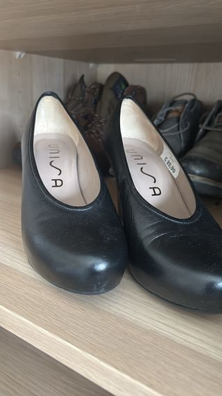Zapatos de tacón Unisa negros