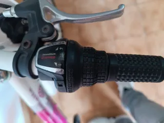 Bicicleta niña rosa y blanca