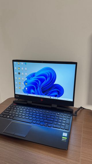 HP OMEN 15-DC1036NS – i7 / 16GB RAM / GTX 1660Ti