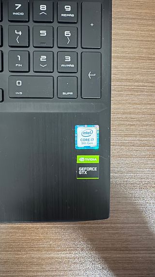 HP OMEN 15-DC1036NS – i7 / 16GB RAM / GTX 1660Ti