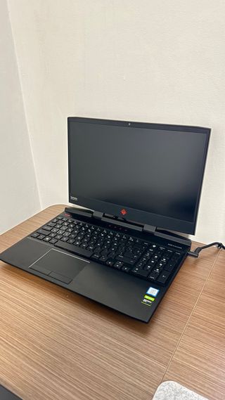 HP OMEN 15-DC1036NS – i7 / 16GB RAM / GTX 1660Ti