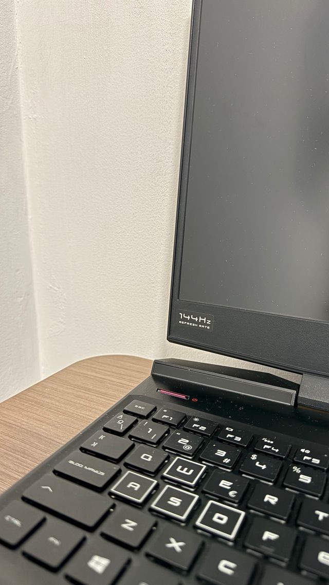 HP OMEN 15-DC1036NS – i7 / 16GB RAM / GTX 1660Ti