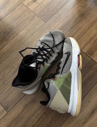 Zapatillas Nike LeBron Witness IV Talla 47