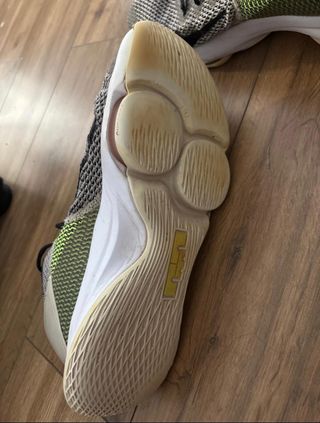 Zapatillas Nike LeBron Witness IV Talla 47