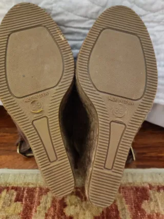 Sandalias Kanna cuña flecos marrón