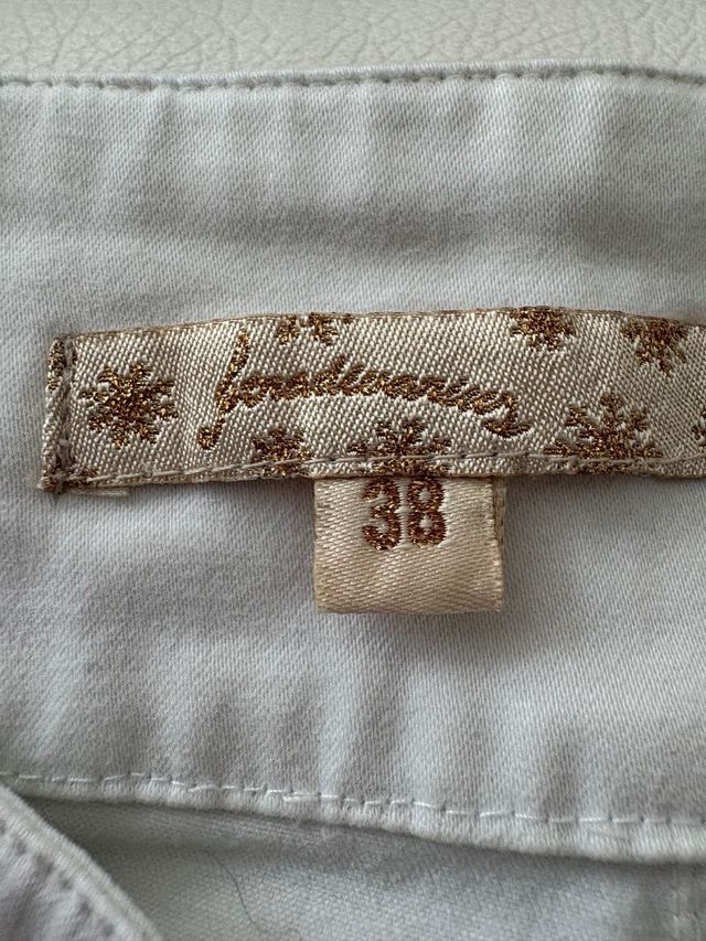 Pantalones blancos de mujer