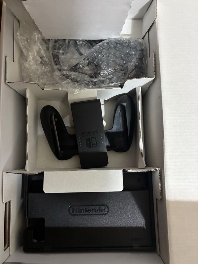 Nintendo Switch Azul y Rojo Casi Nueva