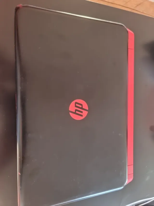 Portátil HP Beats Core i5 Rojo