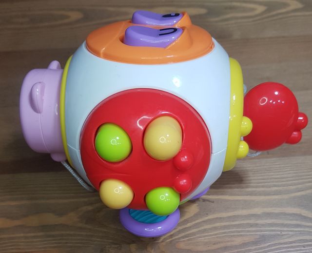 Pelota interactiva de juguete