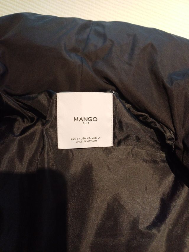 Abrigo plumífero oversize negro