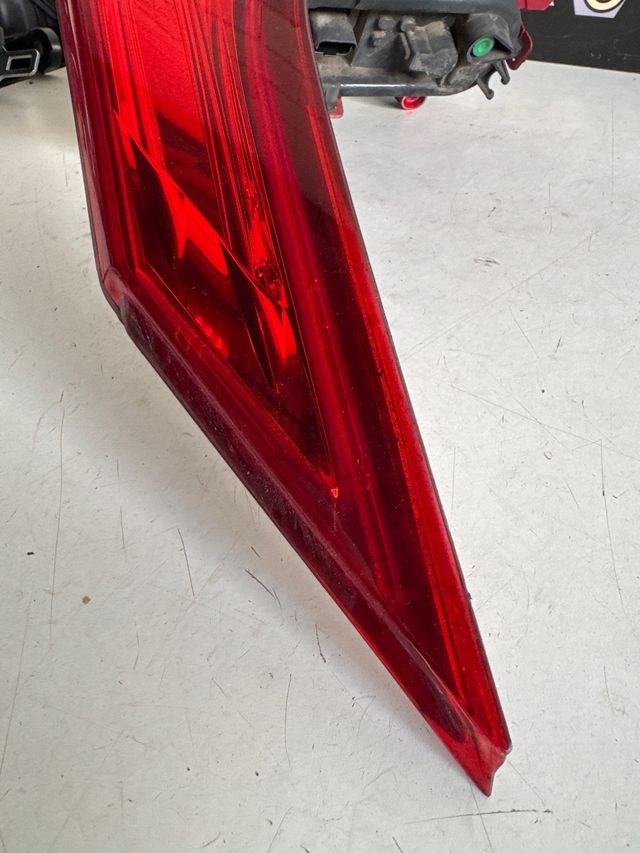 Faro trasero izquierdo Peugeot 5008 : 9672666580