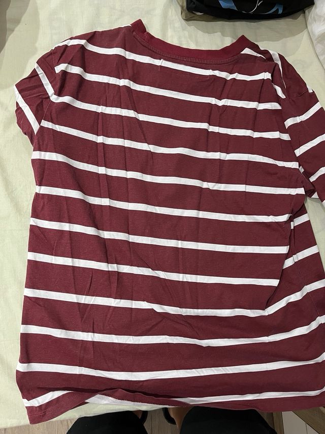Camiseta Guess Rayas Roja y Blanca