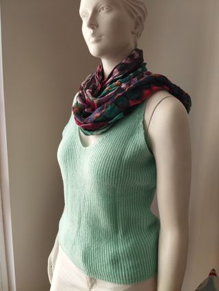 Camiseta de tirantes verde.