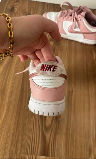 Nike Dunk rosas y blancas