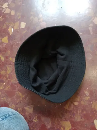 Gorras rosa,azul y negro