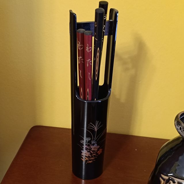 Palillos Japoneses Negros y Rojos